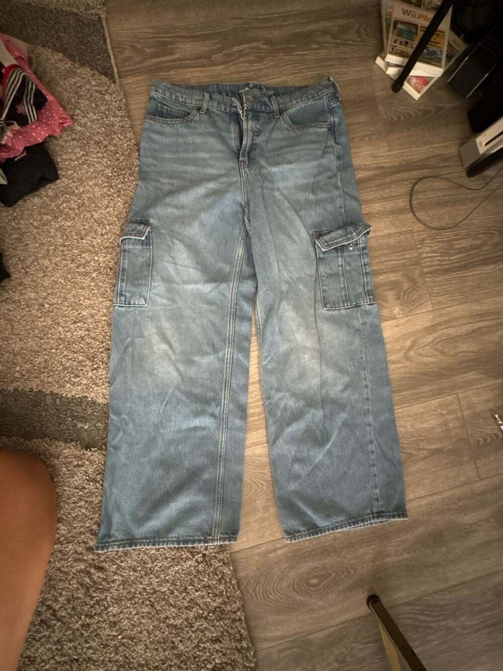 Old Navy Extra High-Rise Sky-Hi Wide-Leg Secret-Smooth Pocket Cargo Jeans